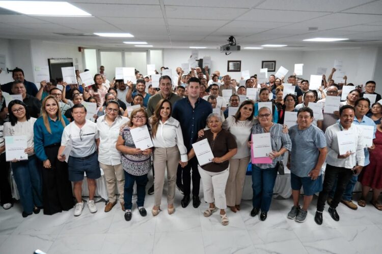 ¡Sueño cumplido!; Mara Lezama entrega hipotecas canceladas a familias