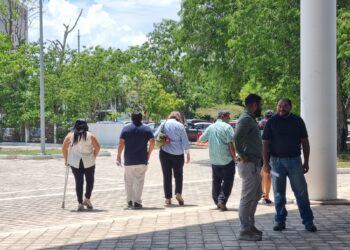 Acuden ex funcionarios de Lili Campos a declarar ante Contraloría de Playa del Carmen