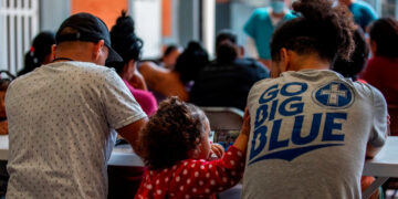 Alarma migratoria; 1,000 deportados al mes de EEUU a México