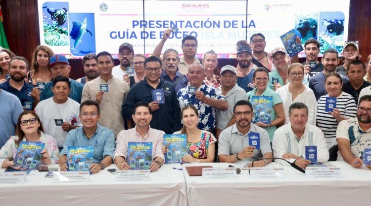 Atenea Gómez presenta la Guía de Buceo de Isla Mujeres, primera en su tipo en un municipio de Quintana Roo