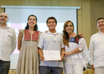 Avanza credencialización; Mara Lezama y Josefina Rodríguez primeras 195 credenciales a prestadores de servicios del Parque del Jaguar