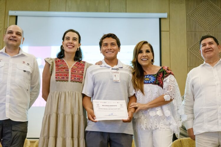 Avanza credencialización; Mara Lezama y Josefina Rodríguez primeras 195 credenciales a prestadores de servicios del Parque del Jaguar