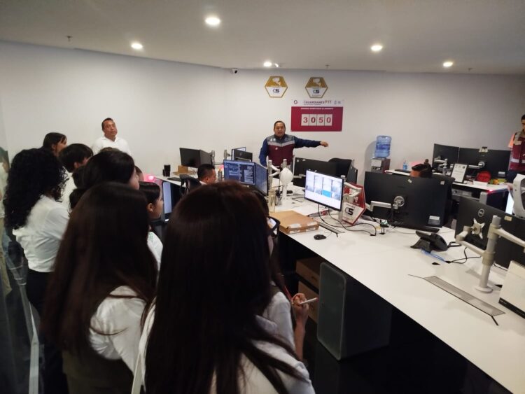 Cabildo Infantil de Puerto Morelos recorre instalaciones del C5