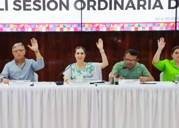 Cabildo de Isla Mujeres aprueba actualización del Plan Municipal de Desarrollo 2024-2027