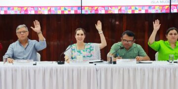 Cabildo de Isla Mujeres aprueba actualización del Plan Municipal de Desarrollo 2024-2027