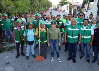 Calles y espacios al 100; Puerto Morelos refuerza la atención en servicios públicos