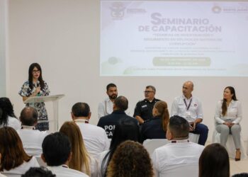 Capacitan a servidores de Cancún contra la corrupción