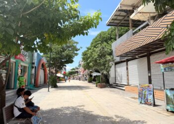 Cierran restaurantes en la Quinta Avenida; esperan nuevas aperturas a fin de año