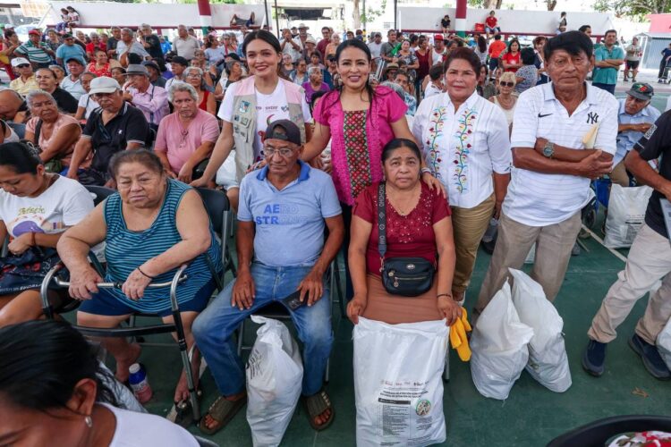 Compromiso de corazón; Blanca Merari beneficia a 500 adultos mayores con apoyo alimentario