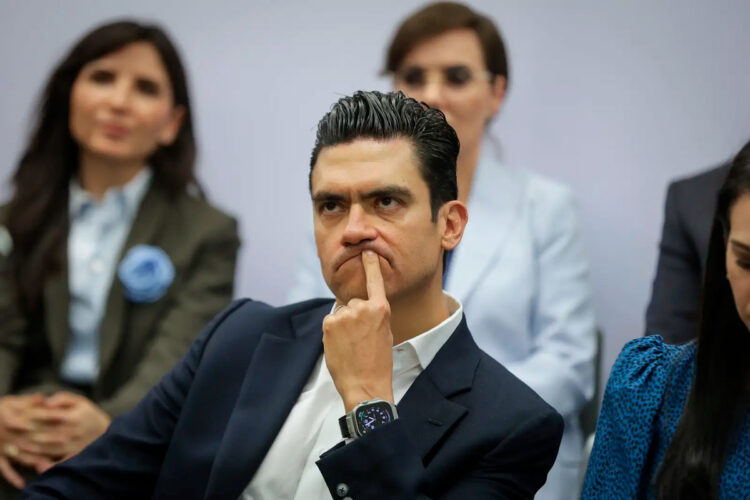 En defensa de los memes; Jorge Romero rechaza regular o censurar los memes satíricos