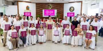 Estefanía Mercado entrega la glosa de su Segundo Informe de Gobierno