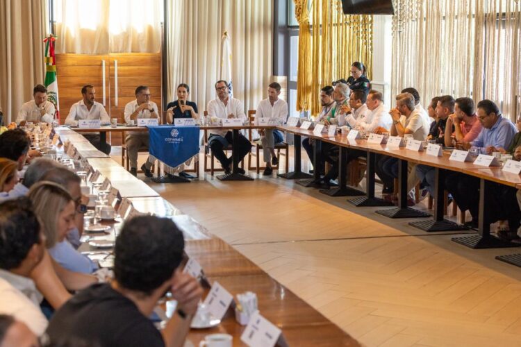 Estefanía Mercado fortalece diálogo con sector empresarial de Playa del Carmen