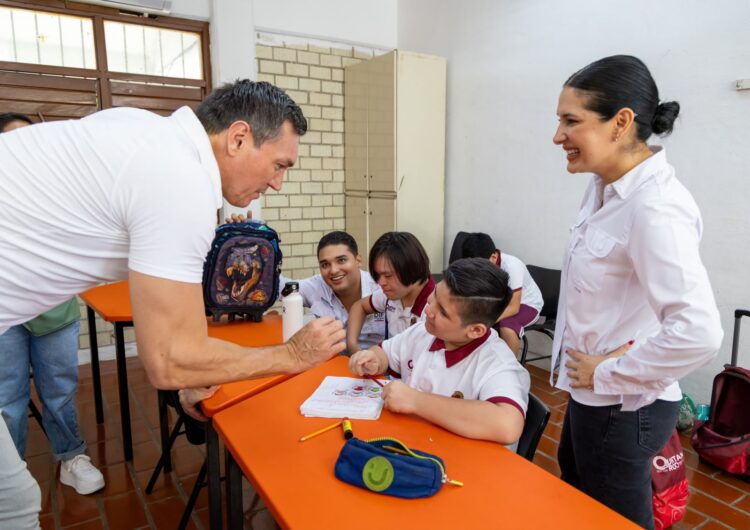 Estefanía Mercado impulsa la inclusión educativa con entrega de mochilas