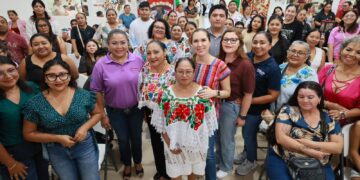 Capacitación que transforma; Isla Mujeres celebra la clausura de doce cursos municipales