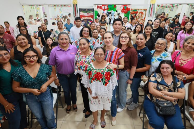 Capacitación que transforma; Isla Mujeres celebra la clausura de doce cursos municipales