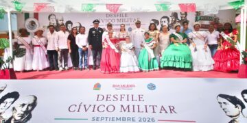 Gran festejo patrio; Atenea Gómez encabeza el desfile de Independencia