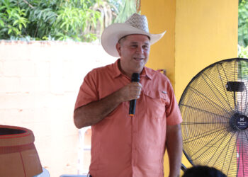 Luis Carrillo alza la mano para gobernar José María Morelos