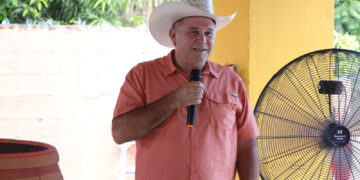 Luis Carrillo alza la mano para gobernar José María Morelos