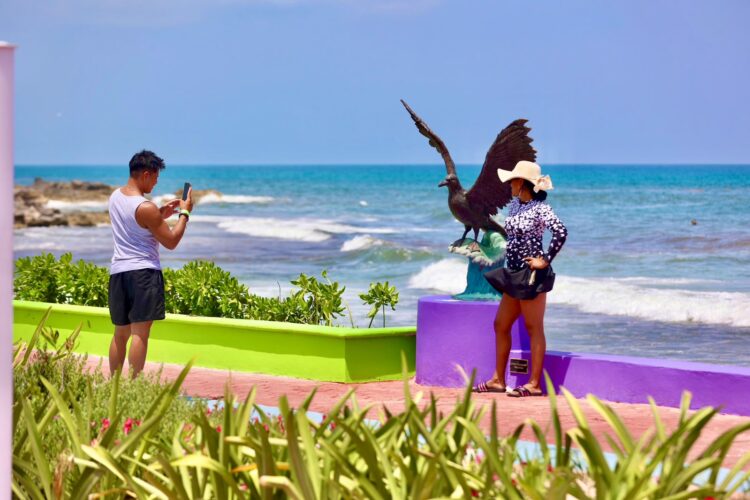 Paseo de las Sirenas se posiciona como nuevo atractivo turístico de Isla Mujeres