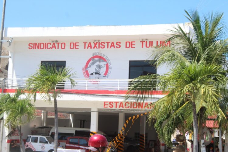 Preparan taxistas de Tulum plataforma digital con tarifas