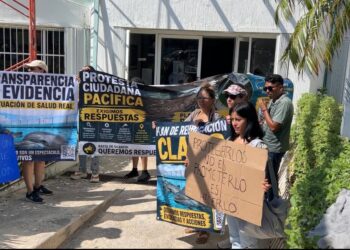 Protesta ciudadana en Ventura Park; exigen reubicación de delfines
