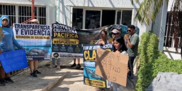 Protesta ciudadana en Ventura Park; exigen reubicación de delfines