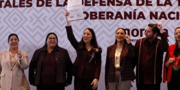 “Que lo resuelvan los partidos”: Sheinbaum no intervendrá en choque de la 4T