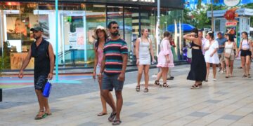 Súper descuento; anuncia Estefanía Mercado descuento del 50% en licencias de funcionamiento en Playa del Carmen