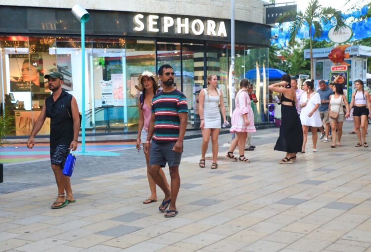 Súper descuento; anuncia Estefanía Mercado descuento del 50% en licencias de funcionamiento en Playa del Carmen
