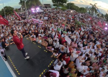 Unidad imponente; Gino Segura lidera multitudinario respaldo popular en las calles de Chetumal