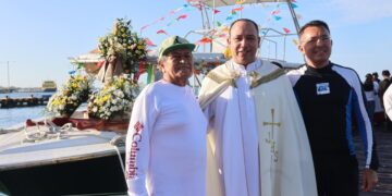 Zarpa la vigésima séptima procesión marítima de Isla Mujeres a Contoy