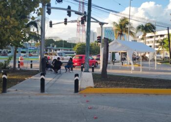 ¡Exigen justicia!; “Madres Buscadoras” paralizan entrada a la Zona Hotelera