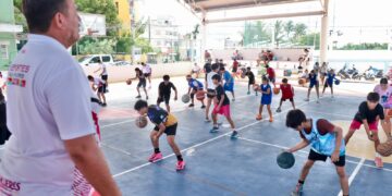 “¡Ponte Pila! Bota y Encesta”; Isla Mujeres se suma a la Clase Nacional de Baloncesto