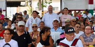 “Abrazando corazones”; impulsa Blanca Merari feria integral para consentir a los abuelitos