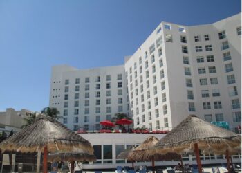 Anuncian programa “Renueva Cancún” con facilidades para hoteles