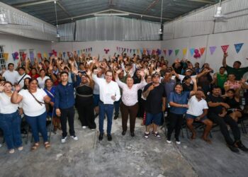 Arturo Castro se registra por la coordinación de Morena en Playa del Carmen