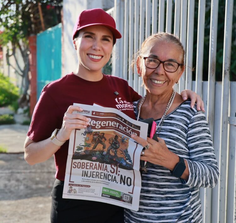 Atenea Gómez lleva el periódico Regeneración a la Región 237