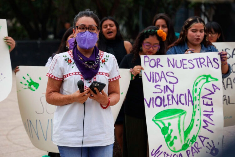 Atrae la SCJN amparos de los acusados por atacar a María Elena Ríos