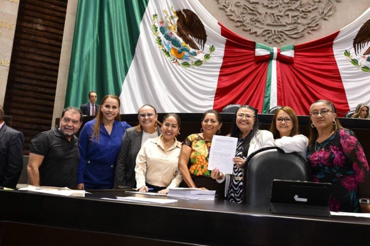 Celebra Mildred Ávila nueva ley que protege a la niñez