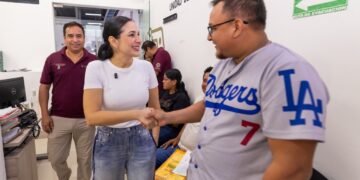 Estefanía Mercado acerca servicios del SAT a la ciudadanía playense