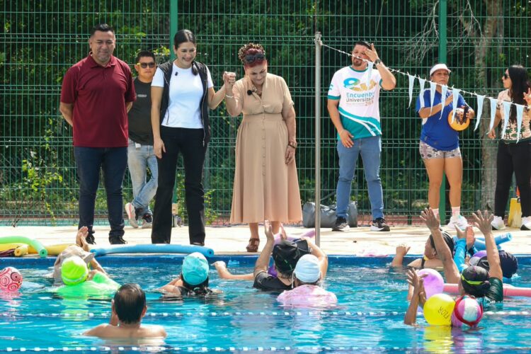 Estefanía Mercado anuncia techo de malla sombra para la alberca de Unidad Deportiva Riviera Maya