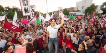 Estefanía Mercado encabeza multitudinaria concentración de unidad de MORENA