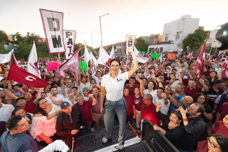 Estefanía Mercado encabeza multitudinaria concentración de unidad de MORENA