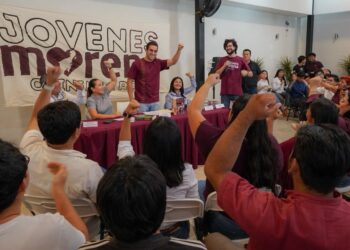 Fortalece Gino Segura a la militancia de Morena en Chetumal