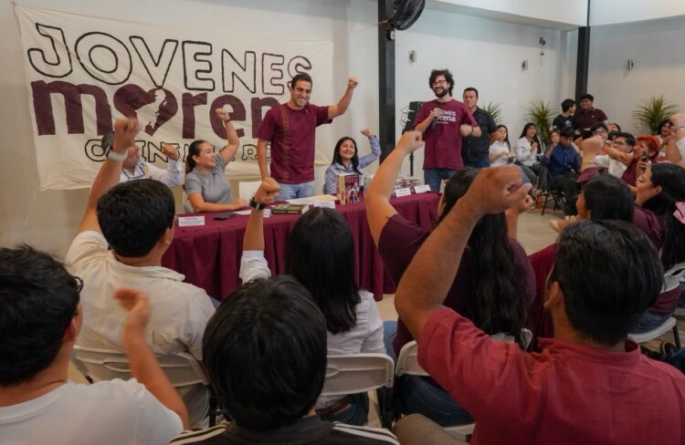 Fortalece Gino Segura a la militancia de Morena en Chetumal
