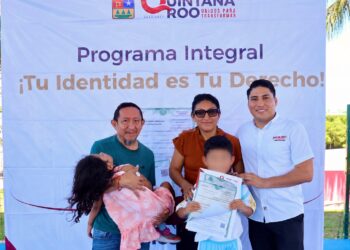 Gobierno acerca trámites gratuitos del Registro Civil a las familias de Isla Mujeres