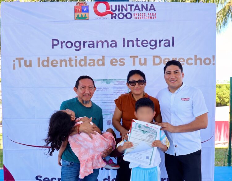 Gobierno acerca trámites gratuitos del Registro Civil a las familias de Isla Mujeres