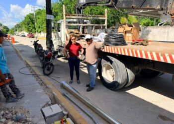 Gobierno de Isla Mujeres moderniza alumbrado público en Zona Continental