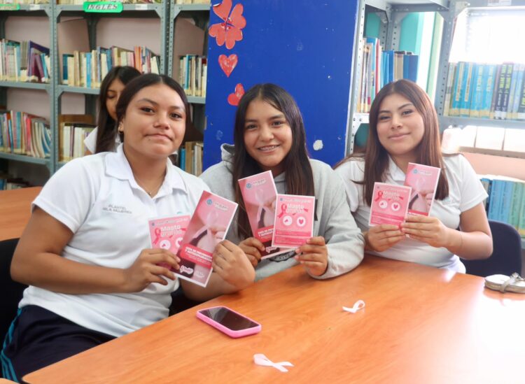 Gobierno de Isla Mujeres promueve detección oportuna del cáncer de mama entre estudiantes