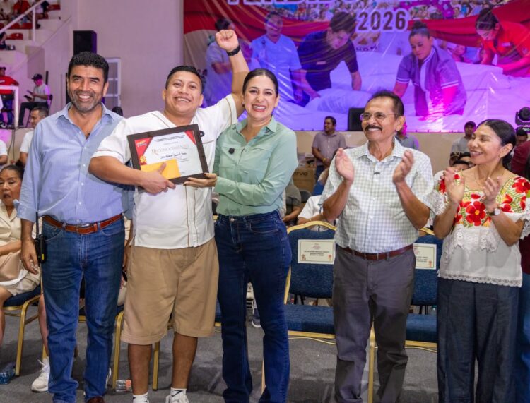 Estefanía Mercado destaca labor de los trabajadores del sector turístico de Playa del Carmen